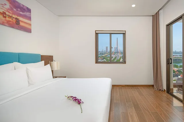 غرفة ديلوكس بسرير مزدوج بإطلالة على النهر، Gold Plaza Hotel Da Nang 1/3