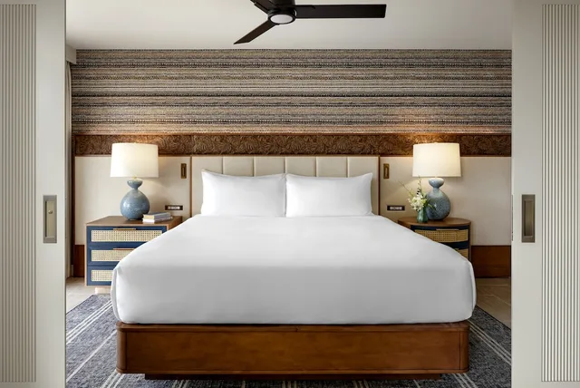 Suite, King Bed, Ocean View, Sofa, Accessible, Fairmont Kea Lani Maui 1/2