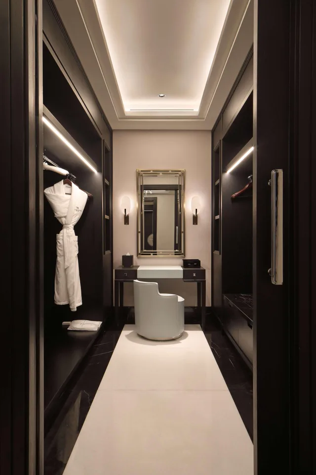 جناح كلوب بسرير كينج، Waldorf Astoria Doha West Bay 3/5