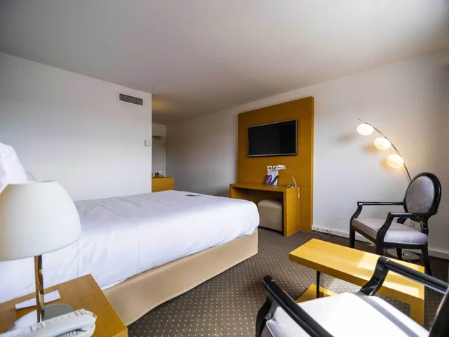 غرفة قياسية بسرير مزدوج مع أريكة، Mercure Bordeaux Lac Hotel 8/10