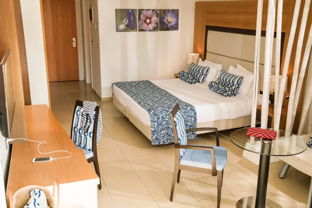 غرفة بسرير مزدوج بإطلالة على الحديقة، LINDOS BAY 1/4