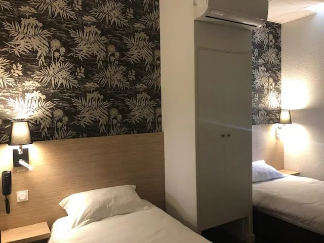 Room, Twin Beds, De Bordeaux 2/4