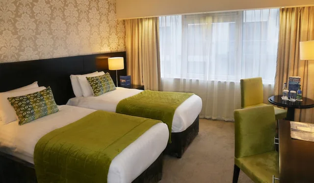 Room, Twin Beds, The Connacht Hotel 1/2