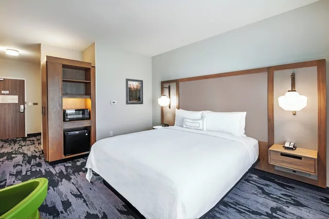 غرفة بسرير كينج لذوي الإعاقة، Fairfield Inn & Suites By Marriott Tulsa Catoosa 1/6