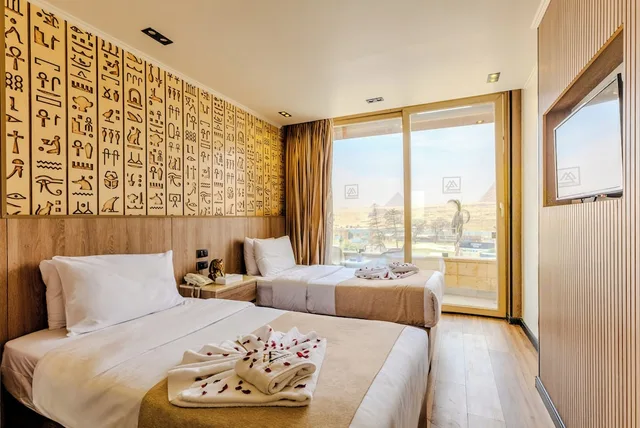 Room, King Bed, Pyramids View, Great Pyramid Inn 4/10