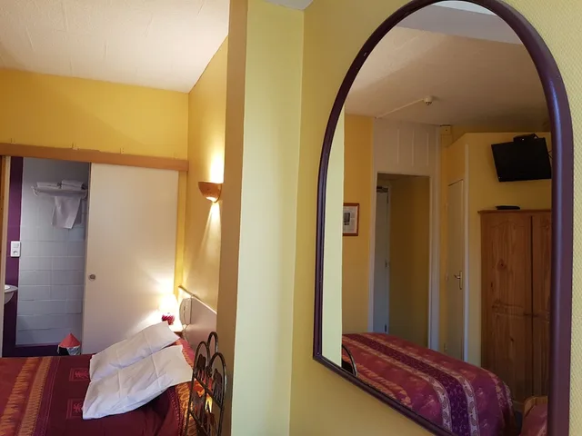غرفة بسريرين منفصلين، Hôtel Du Centre 2/3