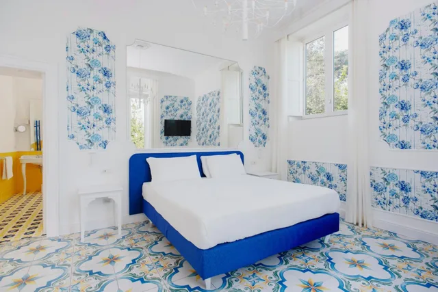 غرفة ديلوكس بسرير كوين، Relais Correale Rooms And Garden 4/6