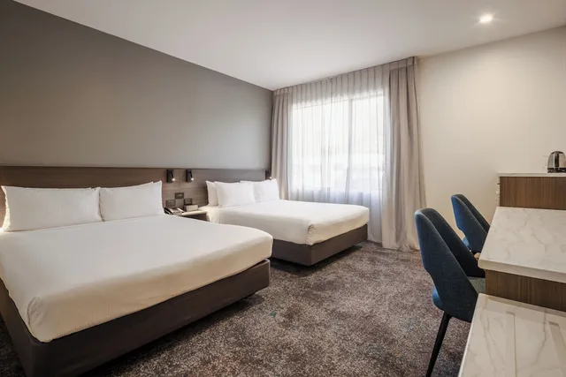 Connecting, 4 Queen Beds, Heartland Hotel Auckland Airport 2/7