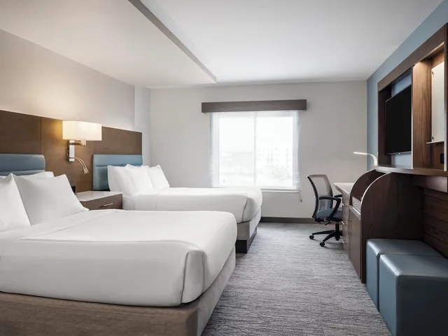 غرفة قياسية بسريرين مزدوجين لذوي الإعاقة، EVEN Hotel Ann Arbor 1/7