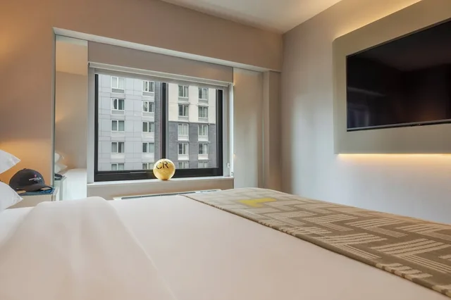 غرفة كومفورت بسرير كوين، Pestana CR7 Times Square 3/8