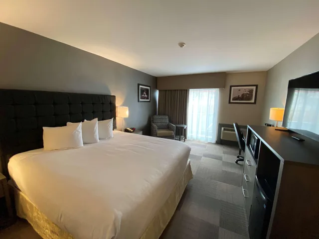 غرفة بسرير مزدوج، Best Western St Catharines Hotel Conference Centre 3/7