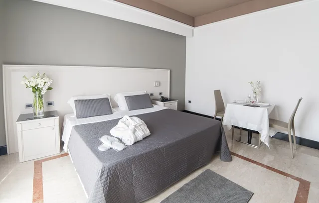 جناح جونيور بسرير مزدوج بجاكوزي، Hotel Giulia 1/2