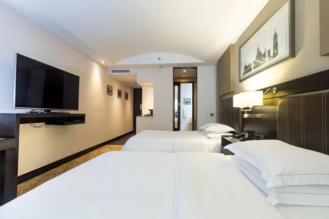 Room, Double Bed, Executive Level, Hilton Bogota 1/3