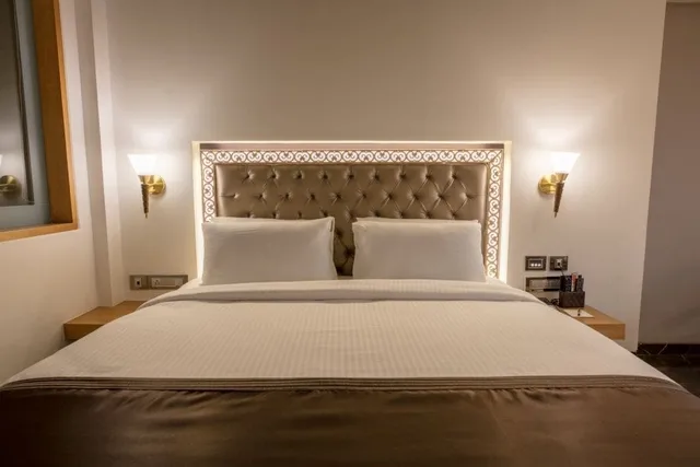 غرفة ديلوكس بسرير مزدوج، Peninsula Redpine Mumbai 1/6
