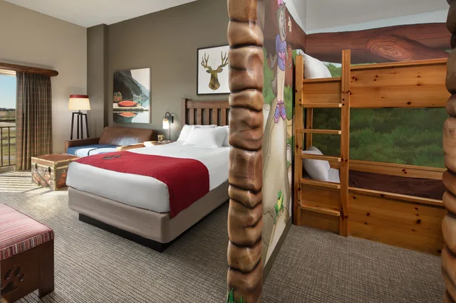 غرفة بسرير كوين وسريرين منفصلين مع أريكة، Great Wolf Lodge Cincinnati/Mason 2/7