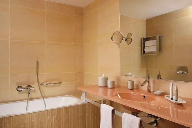 غرفة جونيور بسرير كينج بشرفة، Il Boscareto Resort Spa 8/10