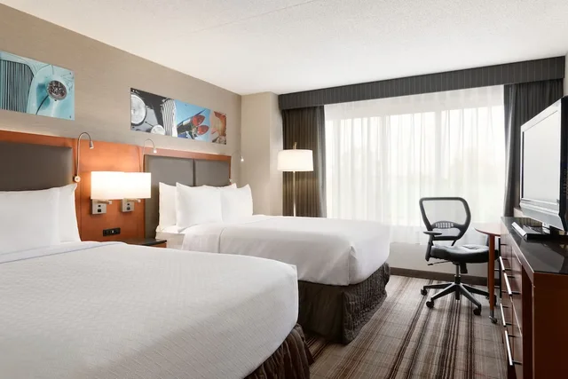 غرفة قياسية بسرير فردي، Crowne Plaza Auburn Hills 2/8