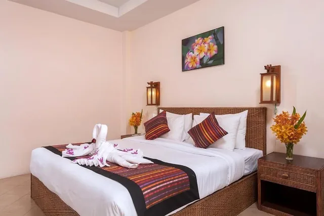 Room, Queen Bed, Balcony, Kata Silver Sand By Eazy 5/10