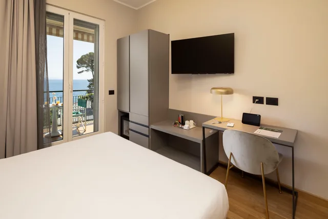 Room, Double Bed, Sea View, Balcony, Best Western Regina Elena 4/4