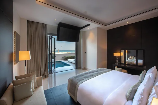 جناح ملكي رئاسي بإطلالة على الشاطئ بغرفة نوم واحدة بمسبح خاص، Kempinski Hotel Muscat 1/4