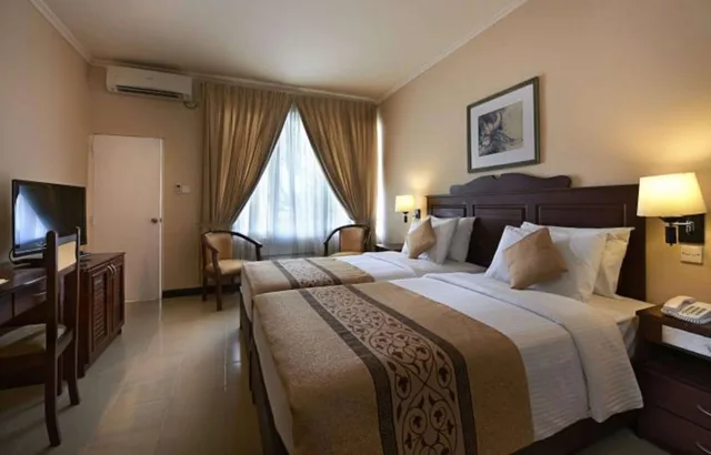 غرفة قياسية بسريرين منفصلين بإطلالة على البحر، Berjaya Hotel Colombo 1/4