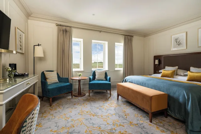 غرفة تقليدية بسرير كينج لذوي الإعاقة، Lough Erne Resort 2/5