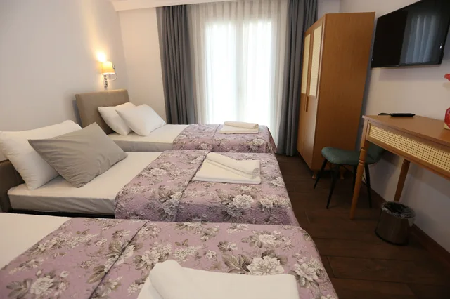 غرفة كومفورت ثلاثية بسريرين منفصلين، Atacesme Hotel 4/10