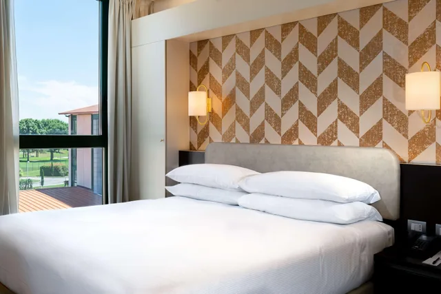 غرفة سوبيريور مفردة بسرير مزدوج، DoubleTree by Hilton Milan Malpensa 1/5