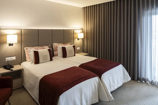 غرفة مفردة بسريرين منفصلين بإطلالة، Hotel Fatima 3/8