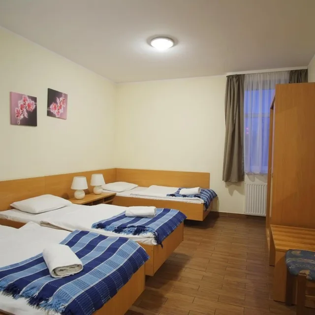 Room, Triple, Miramar 2/8