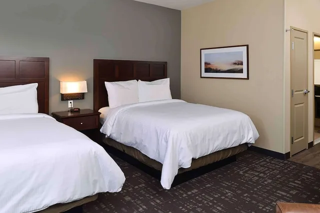 استوديو بسريرين كوين لذوي الإعاقة، Legacy Suites Donaldsonville 1/2