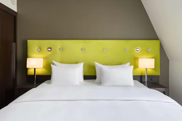 جناح جونيور، Radisson Blu Sobieski Hotel 2/3