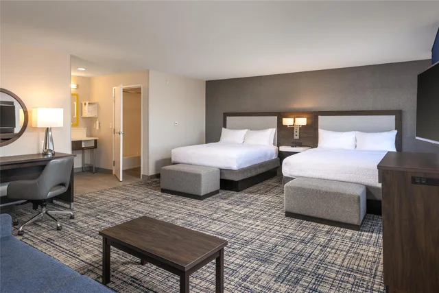 جناح استوديو بسريرين كوين، Hampton Inn Suites Manteca 2/6