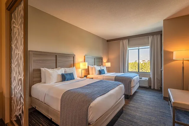 جناح سوبيريور ثلاثي بسريرين كوين، Pestana Orlando Suites Lake Buena Vista 3/8