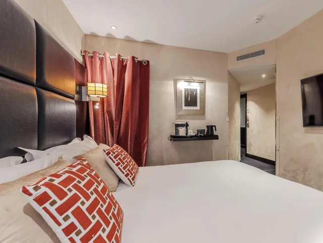 غرفة سوبيريور بسرير كوين، Hotiday Room Collection - Paris Arc de Triomphe 3/10