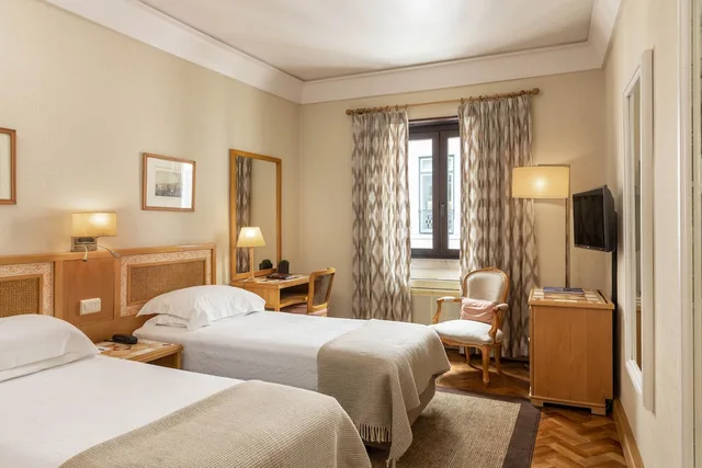 Petite, Twin Beds، Hotel Lisboa Plaza - Avenida, a Lisbon Heritage Collection 3/9