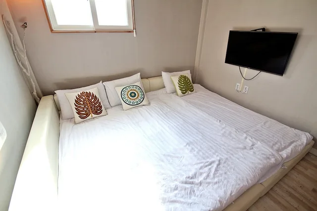 غرفة بسرير مزدوج وسرير فردي، Daemyung Guesthouse 2/4