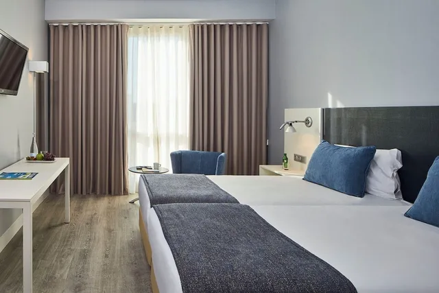 غرفة بسريرين منفصلين، Hotel Faro and Beach Club 3/4