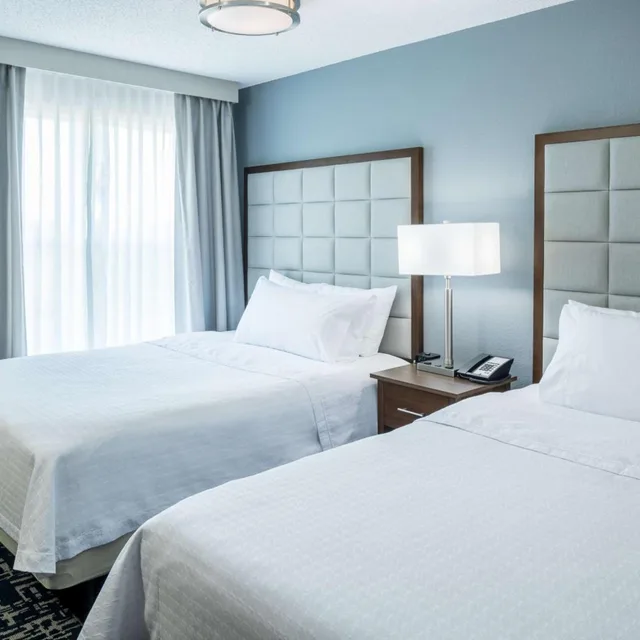 جناح بسريرين مزدوجين بغرفة نوم واحدة مع أريكة، Homewood Suites by Hilton Austin NW near The Domain 1/3