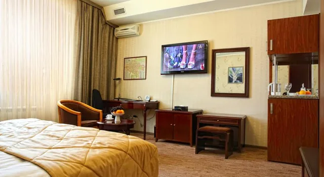 غرفة مفردة، Golden Dragon Hotel 3/3