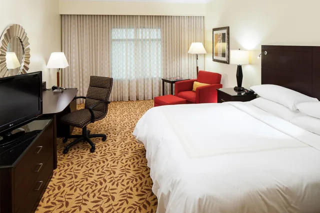غرفة بسرير كوين، Houston Marriott Energy Corridor 2/5