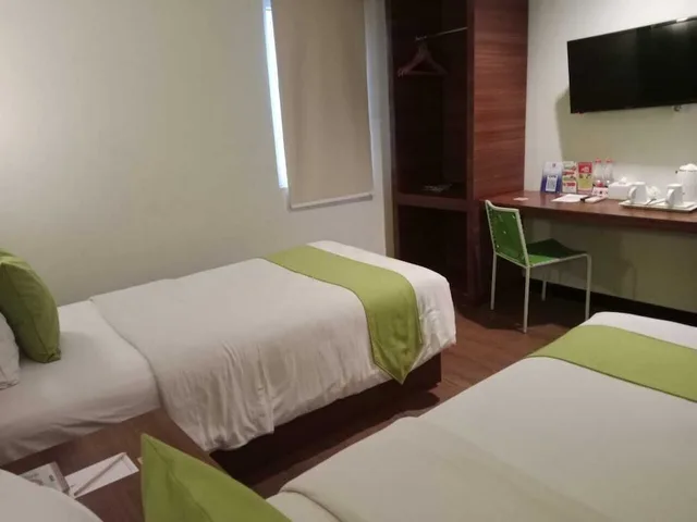 Smart, Twin Beds، Hotel Candi Indah - Akpol Semarang 5/6