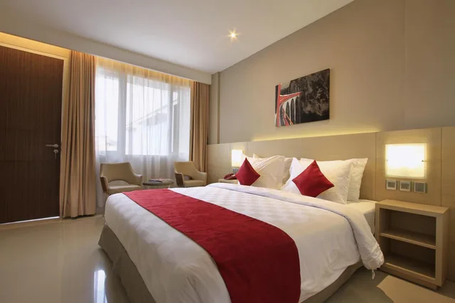 غرفة ديلوكس بسرير مزدوج أو سريرين منفصلين بشرفة، Ohana Hotel Kuta 3/10