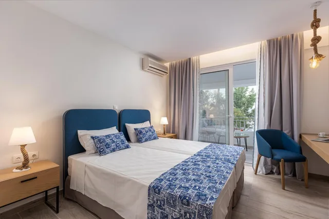 غرفة ديلوكس بسرير مزدوج أو سريرين منفصلين بإطلالة على البحر، Sirocco Hotel 5/10