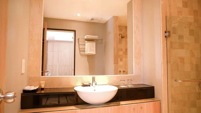 غرفة ديلوكس بسرير كوين، Golden Tulip Balikpapan Hotel and Suites 6/10