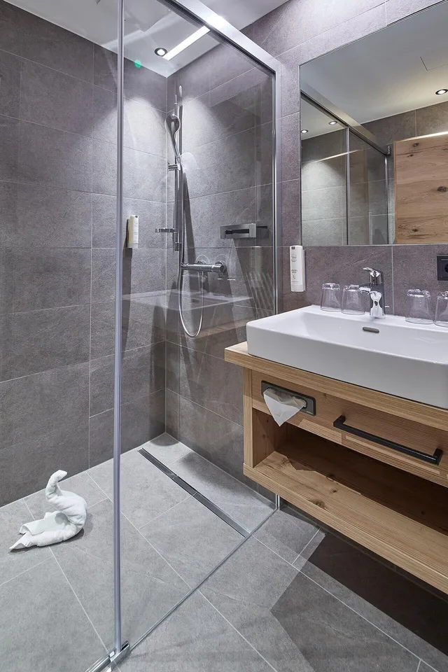 جناح بسرير كوين وسرير بطابقين، Hotel Hubertushof 4/5