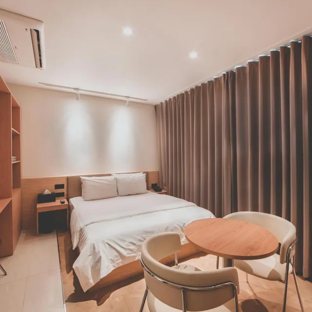 غرفة بريميوم، Hotel Insomnia 4/10
