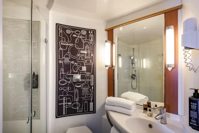غرفة قياسية بسريرين منفصلين، Ibis Cannes Mouans Sartoux 2/2
