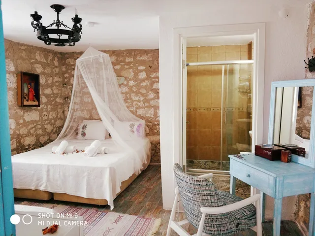 غرفة اقتصادية بسرير كوين، Bedirhan Konak Otel 6/9