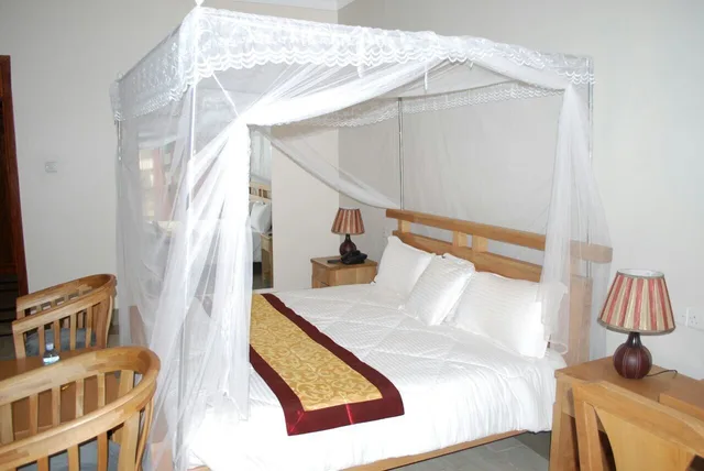 Deluxe, Queen Bed, Cephas Inn 2/10